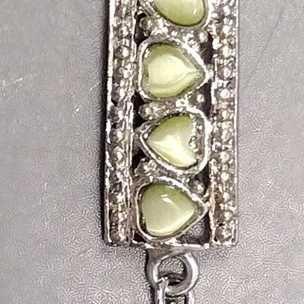Chic Silver Tone and Green Heart Bracelet